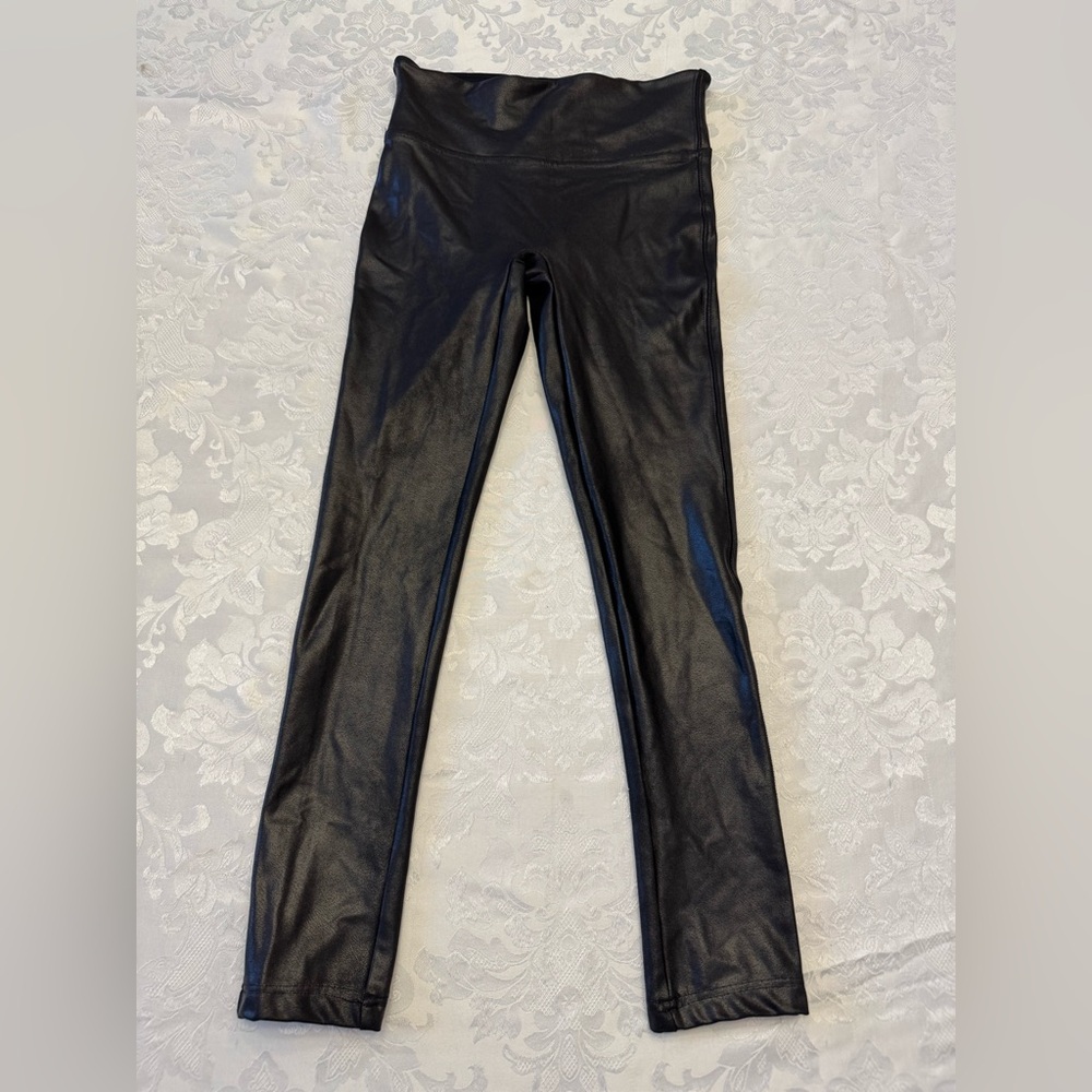 Spanx Shape Faux Leather Black Leggings Size XS  Yoga‎ Gym Slimming 2437
